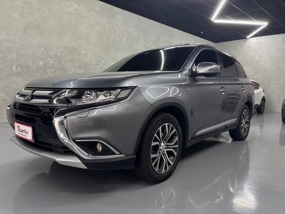 MITSUBISHI OUTLANDER 3.0 GT 4X4 V6 24V GASOLINA 4P AUTOMÁTICO MITSUBISHI OUTLANDER 3.0 GT 4X4 V6 24V GASOLINA 4P AUTOMÁTICO